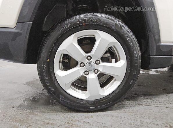 3C4NJDBBXLT164565 2020 JEEP COMPASS White 