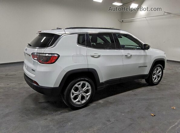 3C4NJDBN7RT119201 2024 JEEP COMPASS Белый Задняя правая четверть