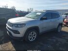 2025 Jeep Compass Latitude 4x4 Silver vin: 3C4NJDBN8ST567629