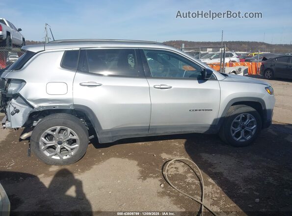 3C4NJDBN8ST567629 2025 JEEP COMPASS Silver Vista interior de 360 grados