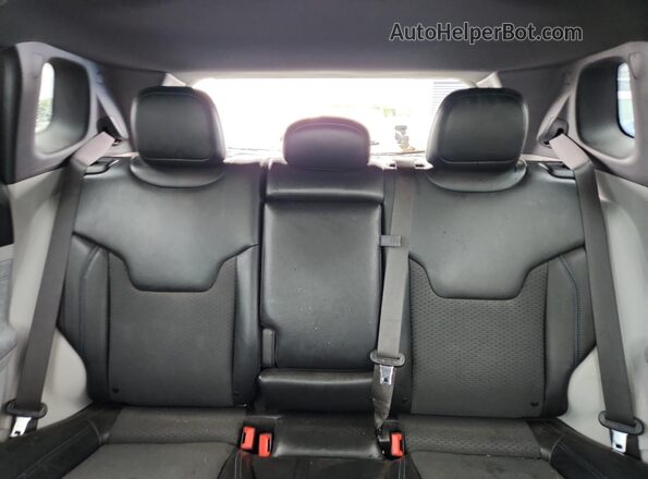 3C4NJDBNXPT558728 2023 JEEP COMPASS Белый Вид задних сидений