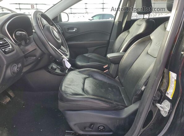 3C4NJDCB2JT332369 2018 JEEP COMPASS Черный Вид салона спереди