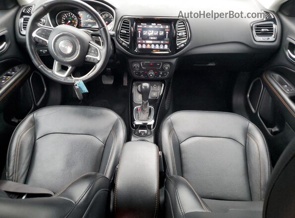 3C4NJDCB5KT812973 2019 JEEP COMPASS Black Dashboard view