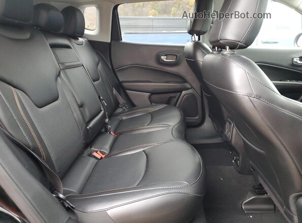 3C4NJDCB5KT812973 2019 JEEP COMPASS Black Rear interior view