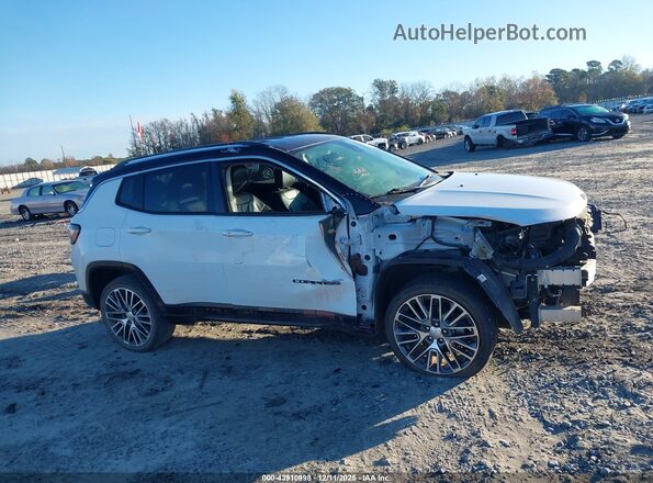 3C4NJDCB8NT159673 2022 JEEP COMPASS White Widok wnętrza z tyłu