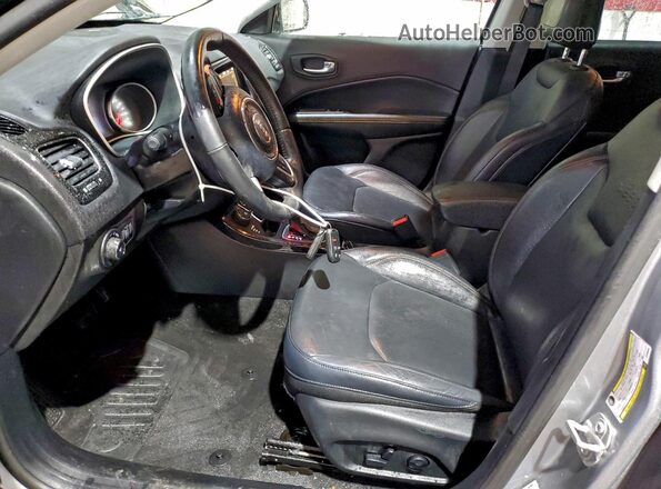 3C4NJDCB9HT636096 2017 JEEP COMPASS Silver Widok wnętrza z przodu