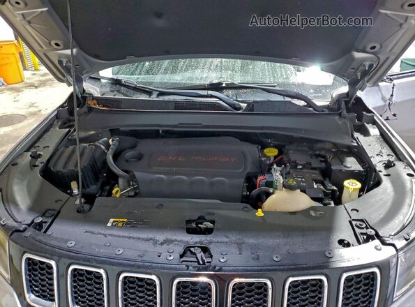 3C4NJDCB9HT636096 2017 JEEP COMPASS Silver Widok komory silnika