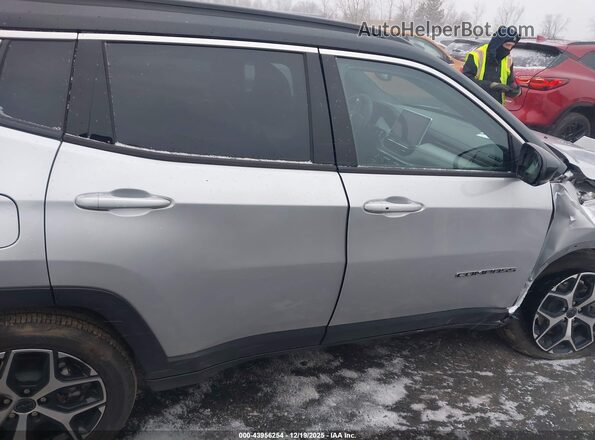 3C4NJDCN8ST558458 2025 JEEP COMPASS Серебряный Вид задней части салона