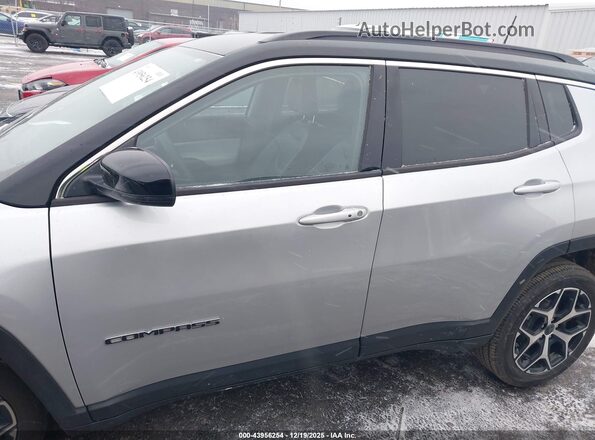 3C4NJDCN8ST558458 2025 JEEP COMPASS Серебряный Панорамный вид салона 360°