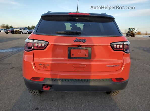 3C4NJDDB6LT156900 2020 JEEP COMPASS Оранжевый Вид сзади