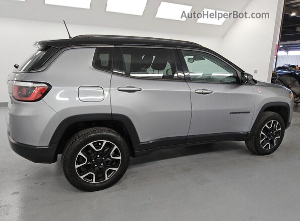 3C4NJDDBXLT195358 2020 JEEP COMPASS Серый Задняя правая четверть
