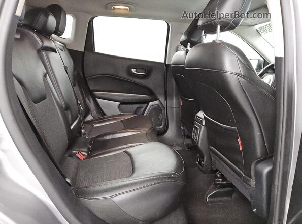 3C4NJDDBXLT195358 2020 JEEP COMPASS Серый Вид задней части салона