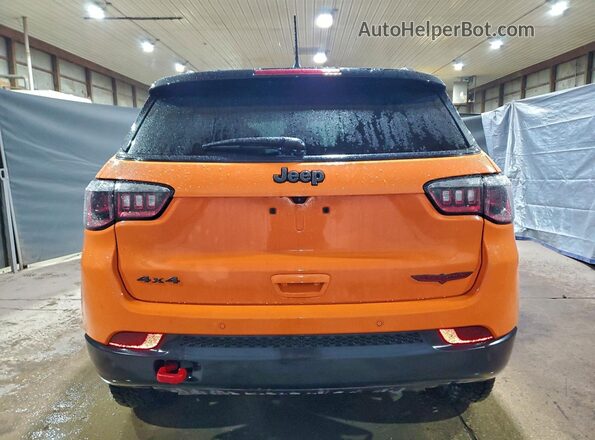 3C4NJDDN6TT186182 2026 JEEP COMPASS Оранжевый Вид сзади