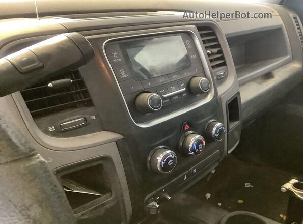 3C6LR5AT1HG642279 2017 RAM 2500  Front interior view