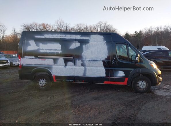 3C6LRVDG9PE525641 2023 RAM PROMASTER 2500 Green Rear interior view
