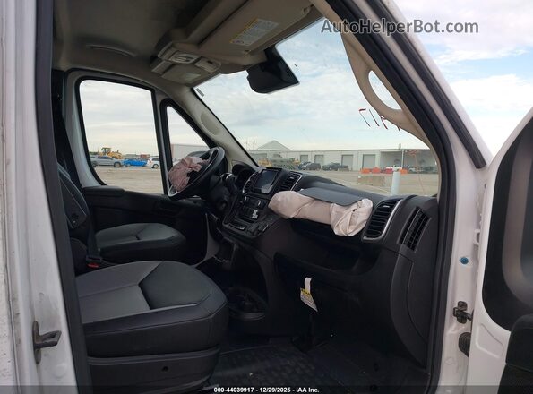 3C6LRVDG9RE126036 2024 RAM PROMASTER 2500 Белый Вид салона спереди