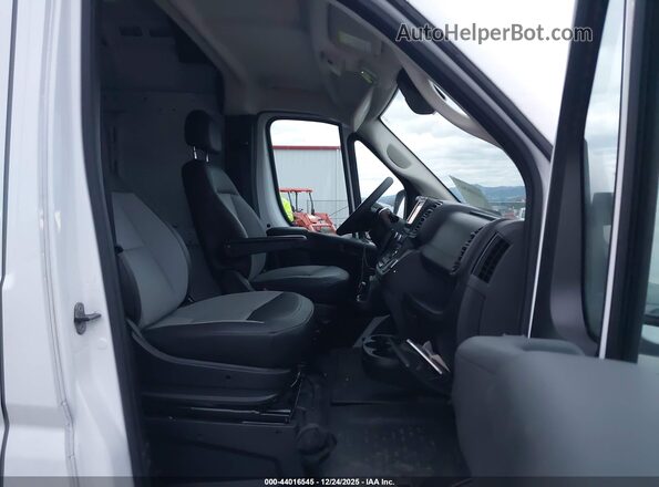 3C6LRVDGXSE507531 2025 RAM PROMASTER 2500 White Widok wnętrza z przodu