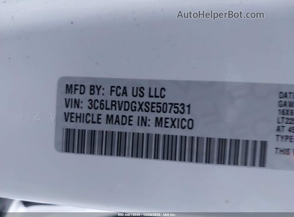 3C6LRVDGXSE507531 2025 RAM PROMASTER 2500 White Widok komory silnika