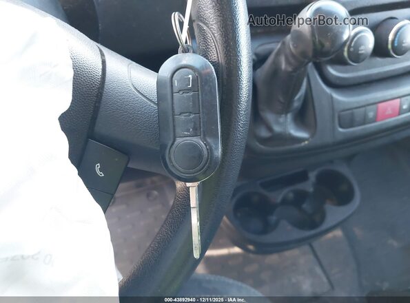 3C6TRVCG5KE533469 2019 RAM PROMASTER 2500 Белый Вид панели приборов