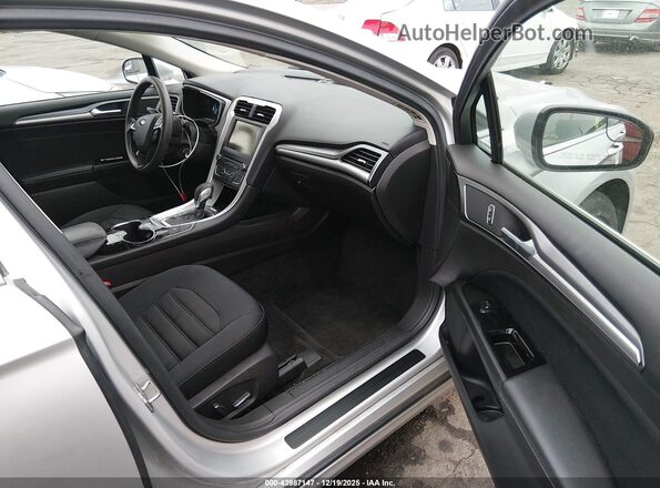 3FA6P0LU1GR291323 2016 FORD FUSION HYBRID Серебряный Вид салона спереди