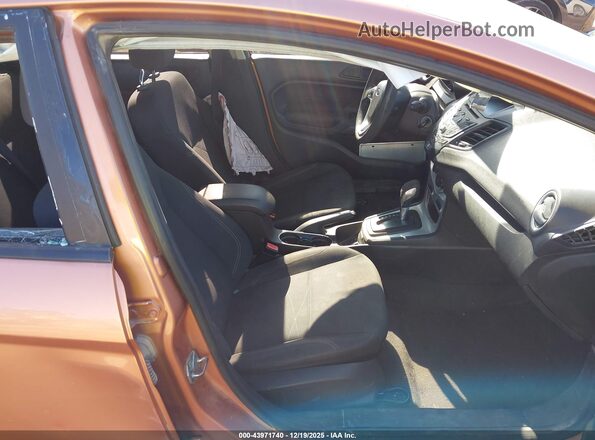 3FADP4BJ3HM122361 2017 FORD FIESTA Оранжевый Вид салона спереди