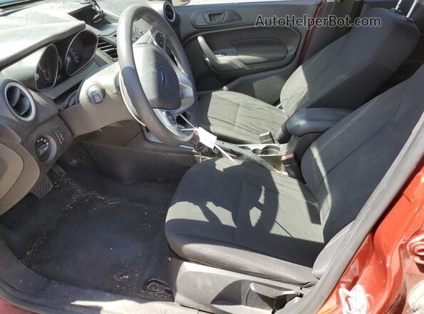 3FADP4BJ3JM142339 2018 FORD FIESTA Красный Вид салона спереди