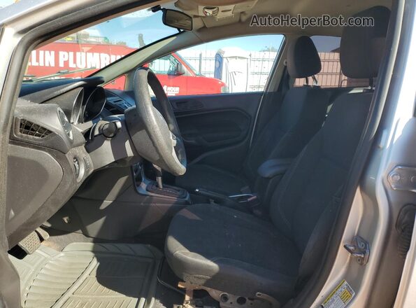 3FADP4BJ9HM109839 2017 FORD FIESTA Silver Вид салону спереду