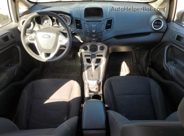 3FADP4BJ9HM109839 2017 FORD FIESTA Silver Вид панелі приладів
