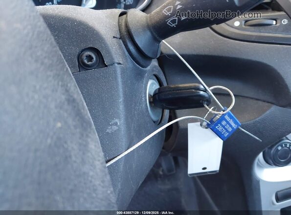 3FADP4BJXGM105880 2016 FORD FIESTA White Widok deski rozdzielczej