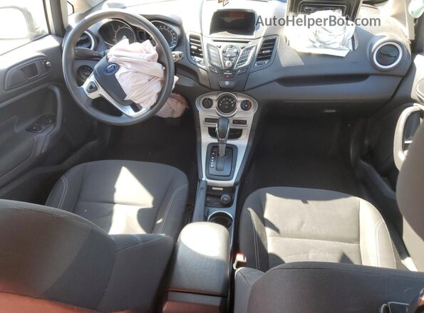 3FADP4EJ4HM139925 2017 FORD FIESTA Silver Вид панелі приладів