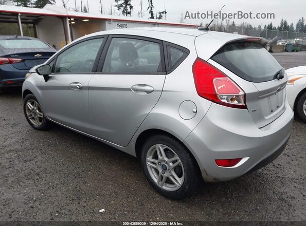 3FADP4EJ5HM148214 2017 FORD FIESTA Серебряный Задняя левая четверть