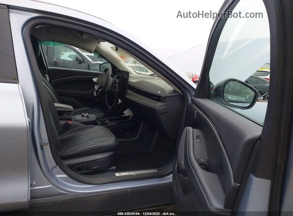 3FMTK3RM4NMA57252 2022 FORD MUSTANG MACH-E PREMI Blue Вид салону спереду