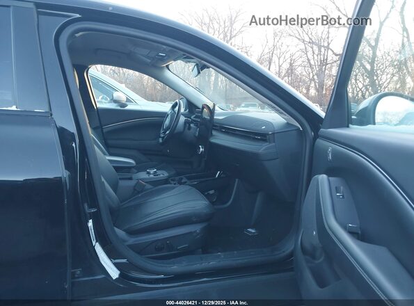 3FMTK3SU0RMA04497 2024 FORD MUSTANG MACH-E PREMI Черный Вид салона спереди