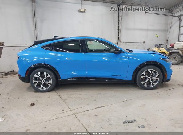 3FMTK3SU2PMA53004 2023 FORD MUSTANG MACH-E PREMI Blue Widok wnętrza z tyłu