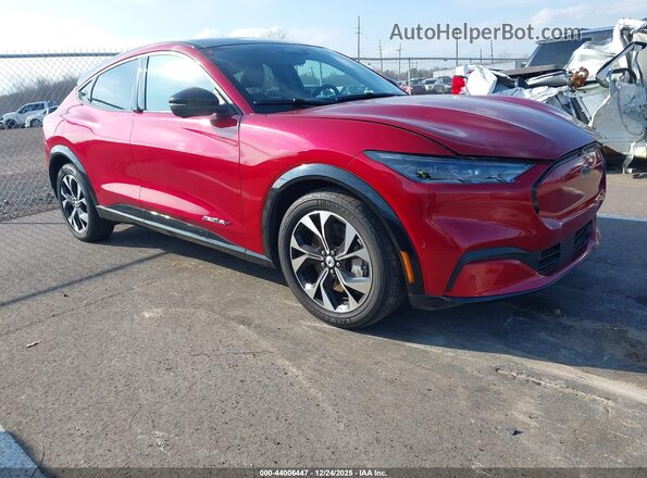 3FMTK3SU5PMA61372 2023 FORD MUSTANG MACH-E PREMI Red Przód prawy