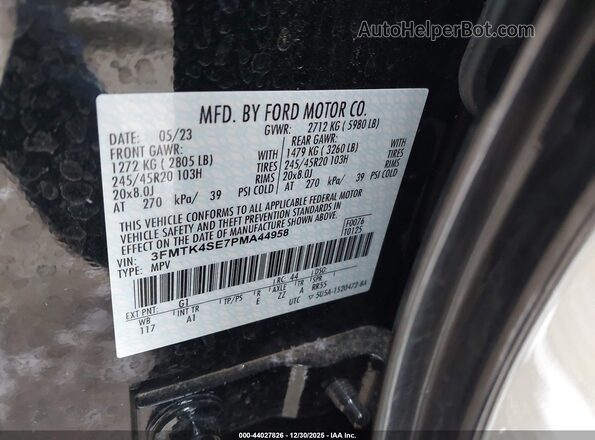 3FMTK4SE7PMA44958 2023 FORD MUSTANG MACH-E Черный Вид подкапотного пространства
