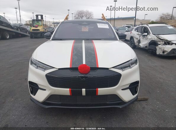 3FMTK4SX0PMA44379 2023 FORD MUSTANG MACH-E Белый Вид щитка приборов