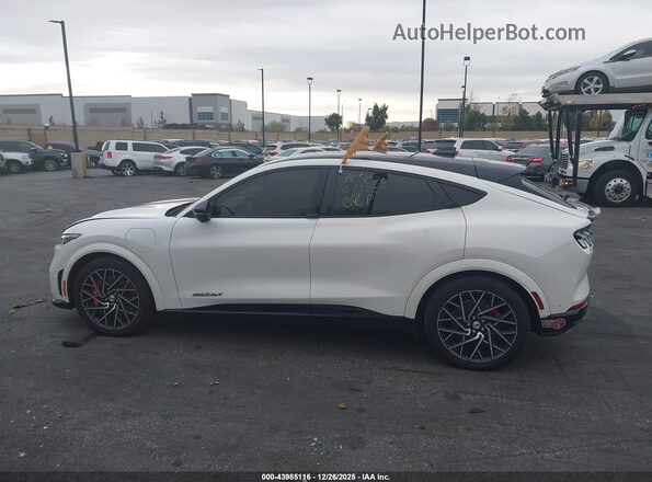 3FMTK4SX0PMA44379 2023 FORD MUSTANG MACH-E Белый Панорамный вид салона 360°