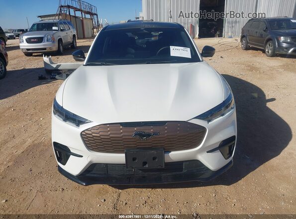 3FMTK4SX3RMA28809 2024 FORD MUSTANG MACH-E White Вид задньої частини салону