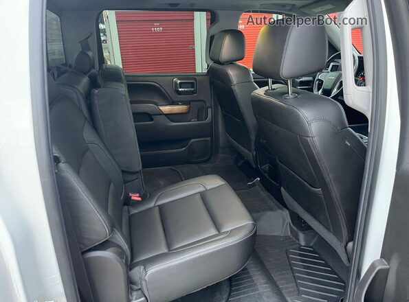 3GCPCSEJ6HG129354 2017 CHEVROLET ALL MODELS White Widok wnętrza z przodu