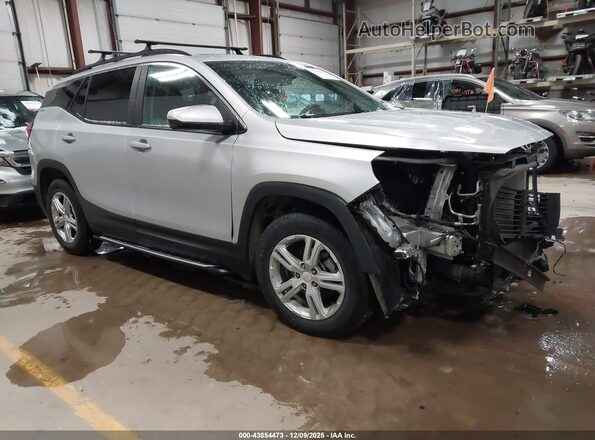 3GKALTEV8ML374502 2021 GMC TERRAIN Серебряный Передняя правая четверть