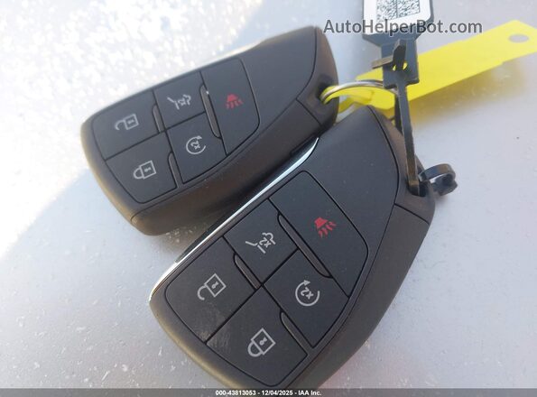 3GKALUEGXSL223018 2025 GMC TERRAIN Синий Вид панели приборов