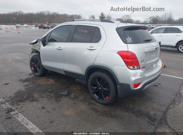 3GNCJLSB0JL216016 2018 CHEVROLET TRAX Серебряный Задняя левая четверть