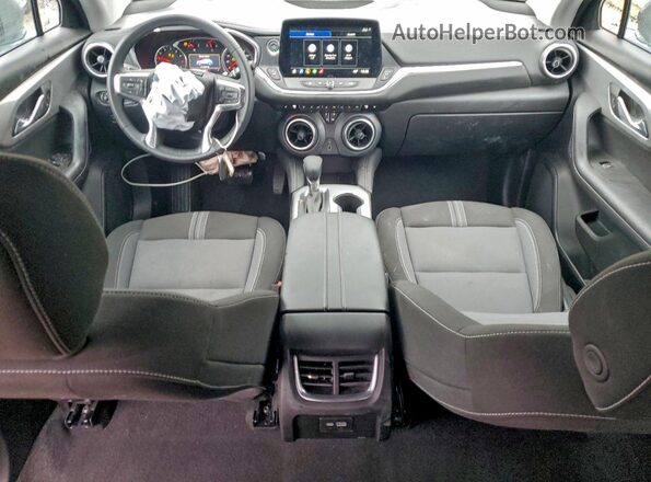 3GNKBCR40SS173952 2025 CHEVROLET BLAZER Серый Вид панели приборов