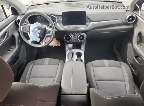 3GNKBHR45PS217142 2023 CHEVROLET BLAZER Серый Вид панели приборов