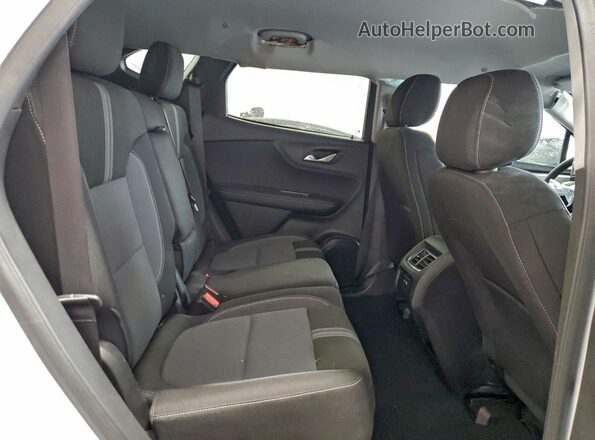 3GNKBHR48SS242559 2025 CHEVROLET BLAZER White Вид задньої частини салону