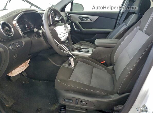 3GNKBHR48SS242559 2025 CHEVROLET BLAZER White Вид салону спереду