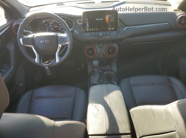 3GNKBKRS6PS173454 2023 CHEVROLET BLAZER Красный Вид панели приборов