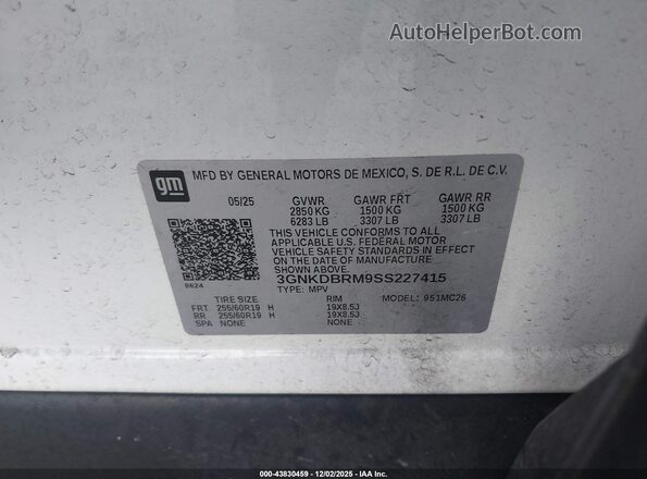 3GNKDBRM9SS227415 2025 CHEVROLET OTHER White Vista del compartimento del motor