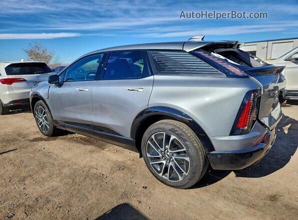 3GYK3GMR4SS242877 2025 CADILLAC OPTIQ Серебряный Задняя левая четверть
